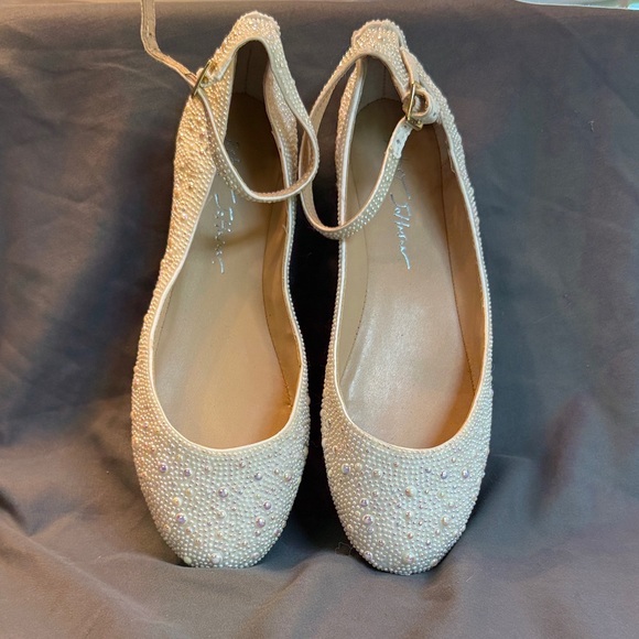 Betsey Johnson Pearl Beaded Women's Flats - Picture 1 of 6